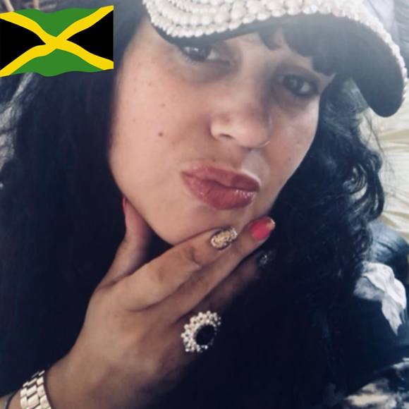 Meet your Posher, Aldita - Picture 1 of 1